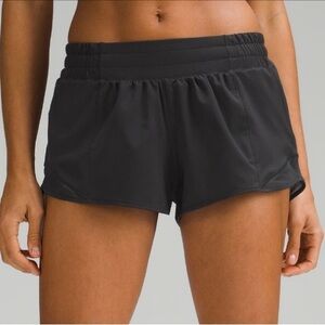 Lululemon 2.5 Hotty hot black shorts. Size 4.